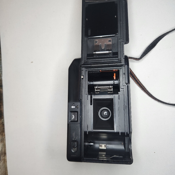 Canon Sure Shot AF35M Autoboy Vintage 35mm Film Camera 38mm f/2.8 W Case & Strap - Picture 8 of 9